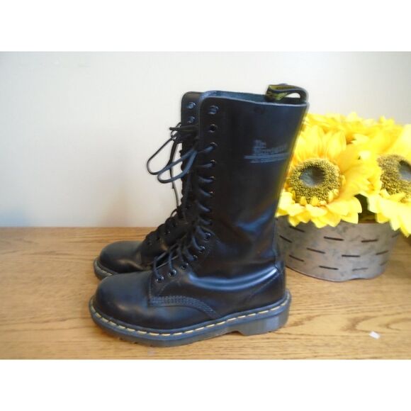 Dr Martens 1914 vintage black 14 eye boots UK6 / US Mens 7 US womens 8 England - Picture 2 of 11